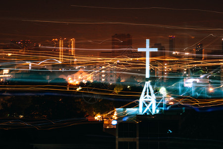 和平教堂的灯光十字标志和浅小路祷告天空图片