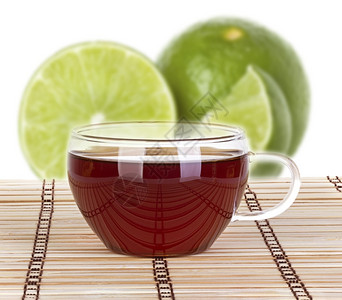 早餐木制背景的茶杯木制人图片
