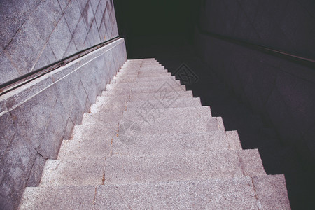 抽象的步楼下梯爬图片