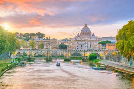 户外著名的城市景观在意大利罗马圣彼得斯柯大教堂观看日落图片