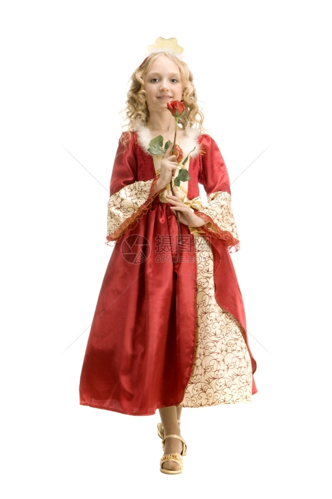 欧洲的美丽小女孩穿着长金发的穿着公主服装在白色背景的红玫瑰色和黄金帝国礼服王冠图片