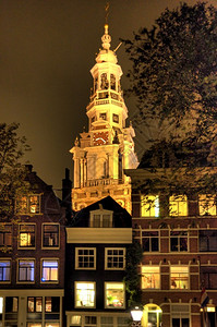 塔灯夜晚前列泽地阿姆斯特丹老城的景象牧歌图片