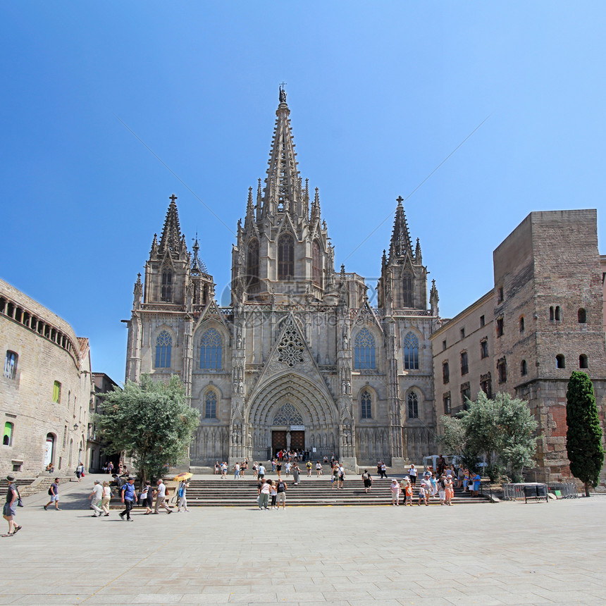 文化2016年月8日巴塞洛纳JUNE28大教堂圣欧拉利亚奥卢罗那许多游客在大教堂前建造了13至5个世纪西班牙巴塞罗那哥特曾是图片