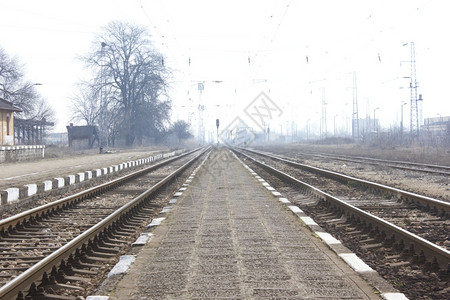 车站自然铁轨路直视角拍摄金属图片