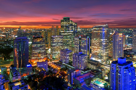街道公寓曼谷黄昏夜景区商业曼谷夜景的市风夜模糊图片