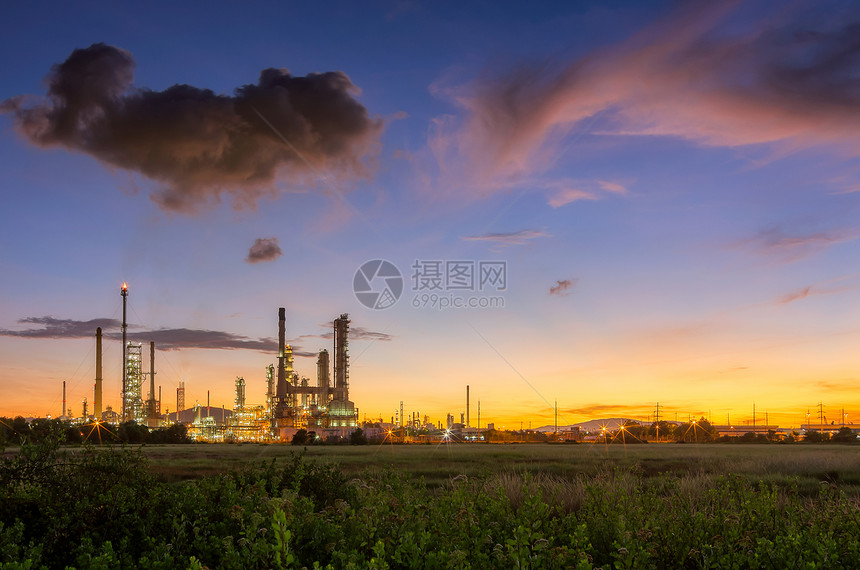 建造春武里黎明时空的风景石油炼厂美丽的Chonburi炼油厂泰国图片