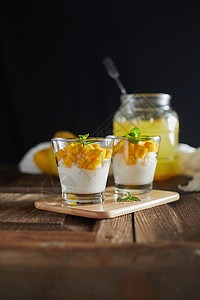 芒果酸奶甜点图片