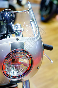 发动机摩托车头灯紧贴摩托车头灯的详情机器速度图片