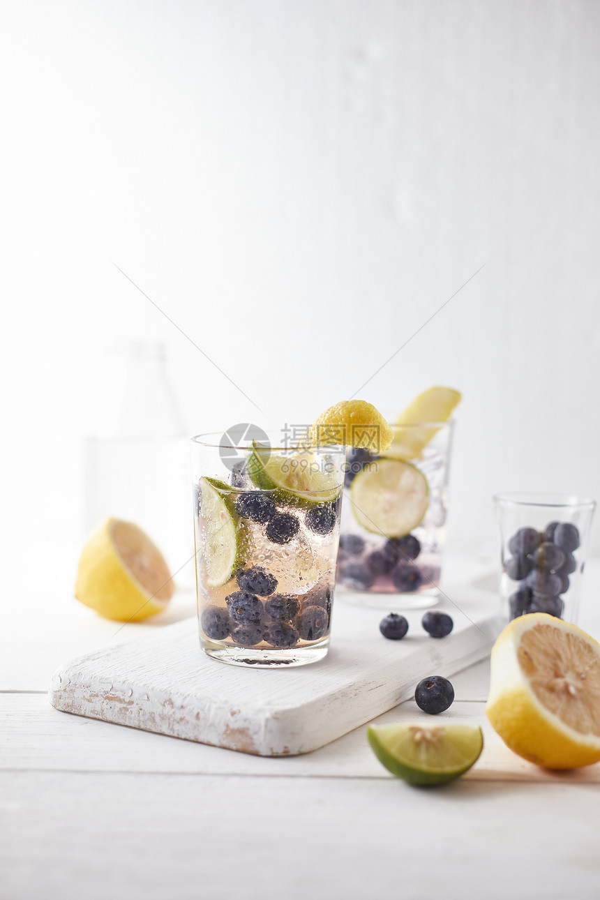 酸橙夏季新鲜蓝莓柠檬水鸡尾酒果汁图片