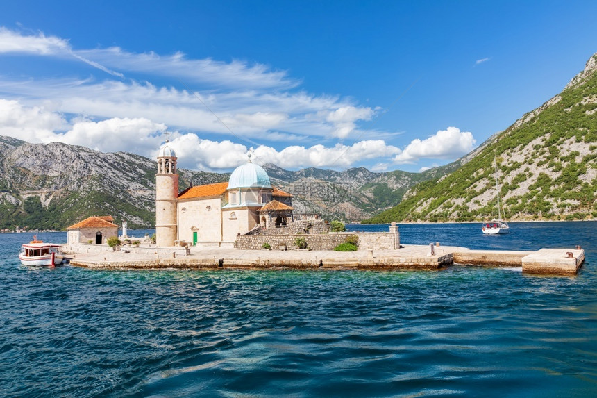海黑山科托尔湾岩石圣母教堂港口水图片