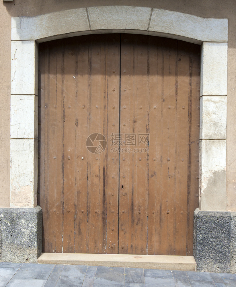 西班牙古老的木制大门历史家入口图片