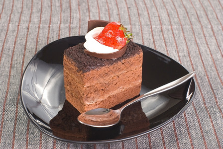 一块巧克力蛋糕美食高清图片素材