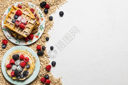 甜点木制的带有复空间新鲜早餐概念独特健康高清图片素材