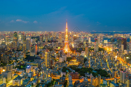 东京天际与塔的天际线大都会黄昏图片