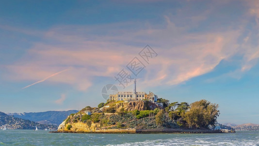 岩石历史遗址美国旧金山Alcatraz岛暮历史的图片