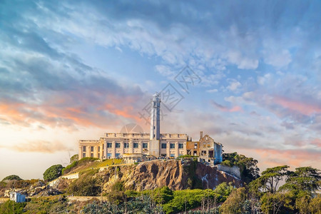 恶魔岛历史遗址美国旧金山Alcatraz岛旅行日落背景图片