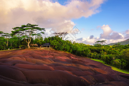 森林全景岩浆Chamarel七色土自然公园毛里求斯岛最著名的旅游景点图片
