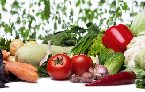 食物沙拉很多新鲜的不同蔬菜白色团体图片