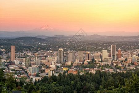 城市景观俄勒冈州郊区波特兰日落时分从皮托克大厦美国天际线图片