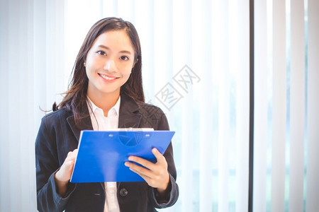 亚洲人会议团队商业妇女为工作而微笑快乐的亚洲女商人图片