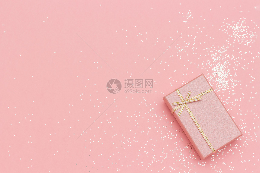 缎空白的最小样式粉色柔和背景角落带蝴蝶结的礼品盒顶视图复制空间模型最小样式粉色柔和背景角落带蝴蝶结的礼品盒婚图片