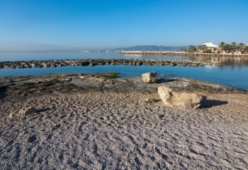 2015年月日西班牙巴利阿里群岛Mallorca岛地中海沿岸滨景观与岩石马洛卡西班牙语户外图片