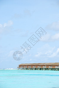 夏天海滨马尔代夫岛水利别墅的美丽海景酒店图片