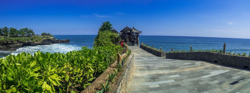 海岸印度尼西亚巴厘岛海神庙全景拍摄自然天空图片
