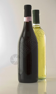 酒瓶红和白有反光老的目酒鬼图片