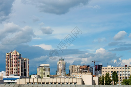 乌克兰首都基辅市中心现代建筑化乌克兰首都基辅白色的蓝行业图片