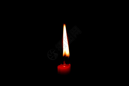在黑色背景上闪亮燃烧的灯光蜡烛寺庙美丽的灯芯图片