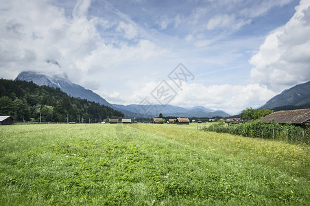 阿尔卑斯山的地貌景观图片