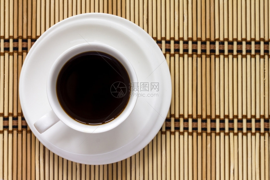 浓咖啡因Tne木制咖啡杯顶端视图餐厅图片