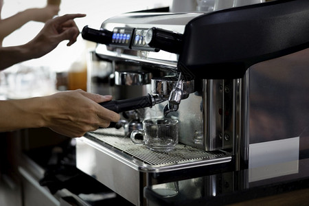 CafeMake咖啡准备服务概念饮料店铺餐厅图片