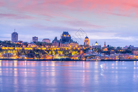 公园魁北克市与加拿大圣劳伦斯河之间天际线的全景城市观加拿大人图片