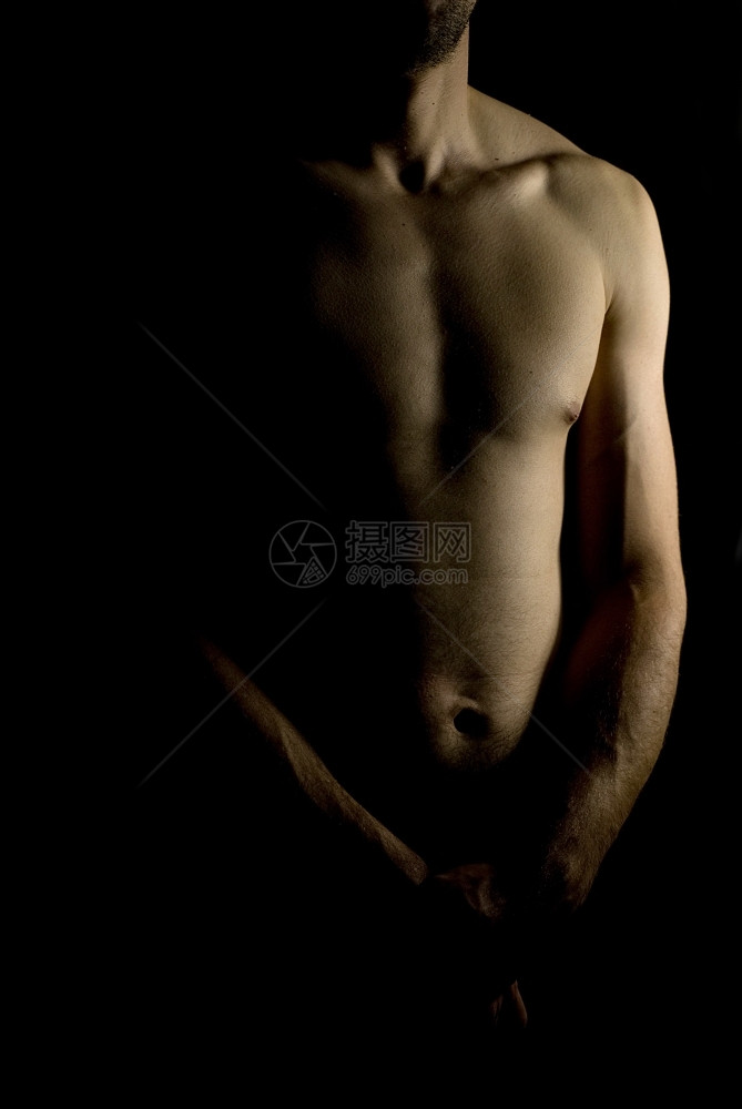 腹部三头肌健美穿着黑色底低键的感男身图片