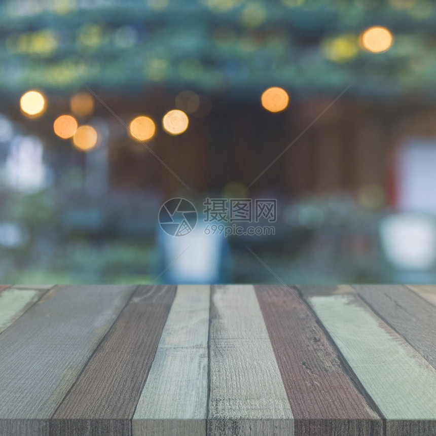 生长收成乡村带有模糊bokeh灯光的木桌顶前花园图片