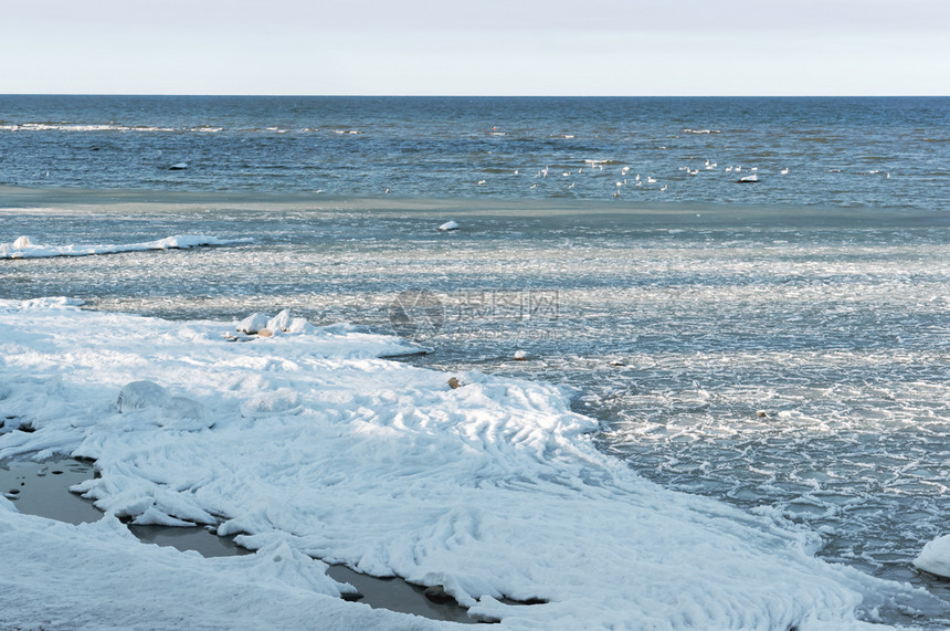 来自海的冰泥水库中雪浆泥来自海冰行进然春天图片