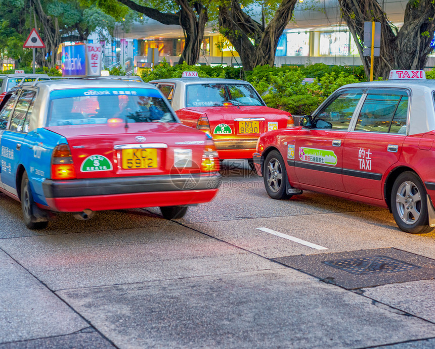 都会汽车2014年5月日香港每年有10万游客乘车和出租前往香港场景图片