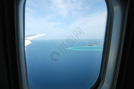 从飞机窗看马尔代夫岛的美丽景色窗户车辆海图片