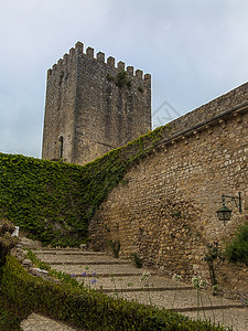 老的历史葡萄牙Obidos村中世纪城堡和墙壁屋顶图片