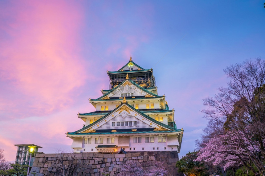 著名的季节大阪城堡日本樱花满天开自然图片