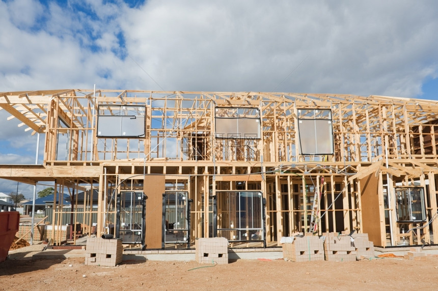 建筑师材料结构体新的住宅建筑房屋木制以蓝天为挡板图片