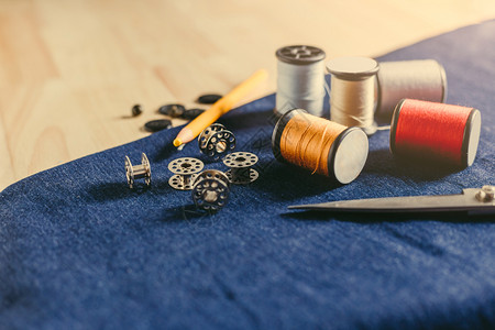 配饰件作坊织布和木顶板裁缝的辅助器件图片