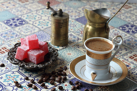 杯子土耳其咖啡和喜菜咖啡碟子香气喝高清图片素材