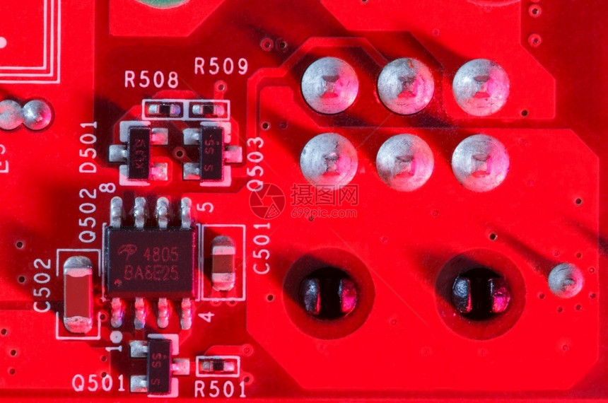 电路板上的电子部件图片