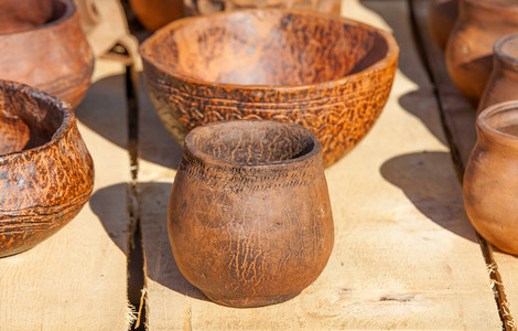 木制表面的旧陶器目乡村工艺图片