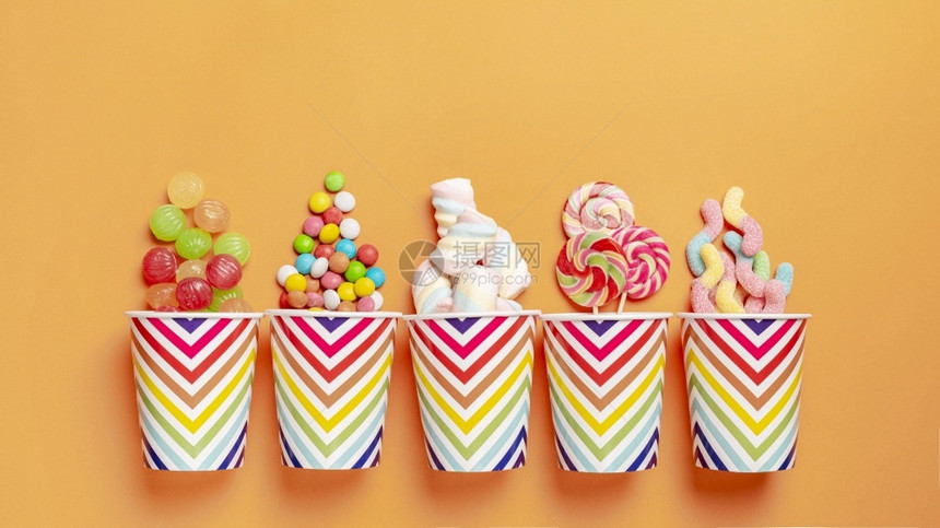 法语甜点平铺美味的彩色糖果冻图片