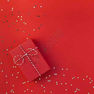 新圣诞年礼物丝带平板最顶端的景色Xmas2019节日手工制作礼品庆祝红纸金火花盒彩色背景闪亮天冬躺着背景图片