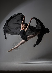 女美丽的舞蹈演唱室摄影美丽和优雅的芭蕾舞女郎概念黑色布在空中飞翔美与优的芭蕾舞女郎概念化妆品肌肉背景图片